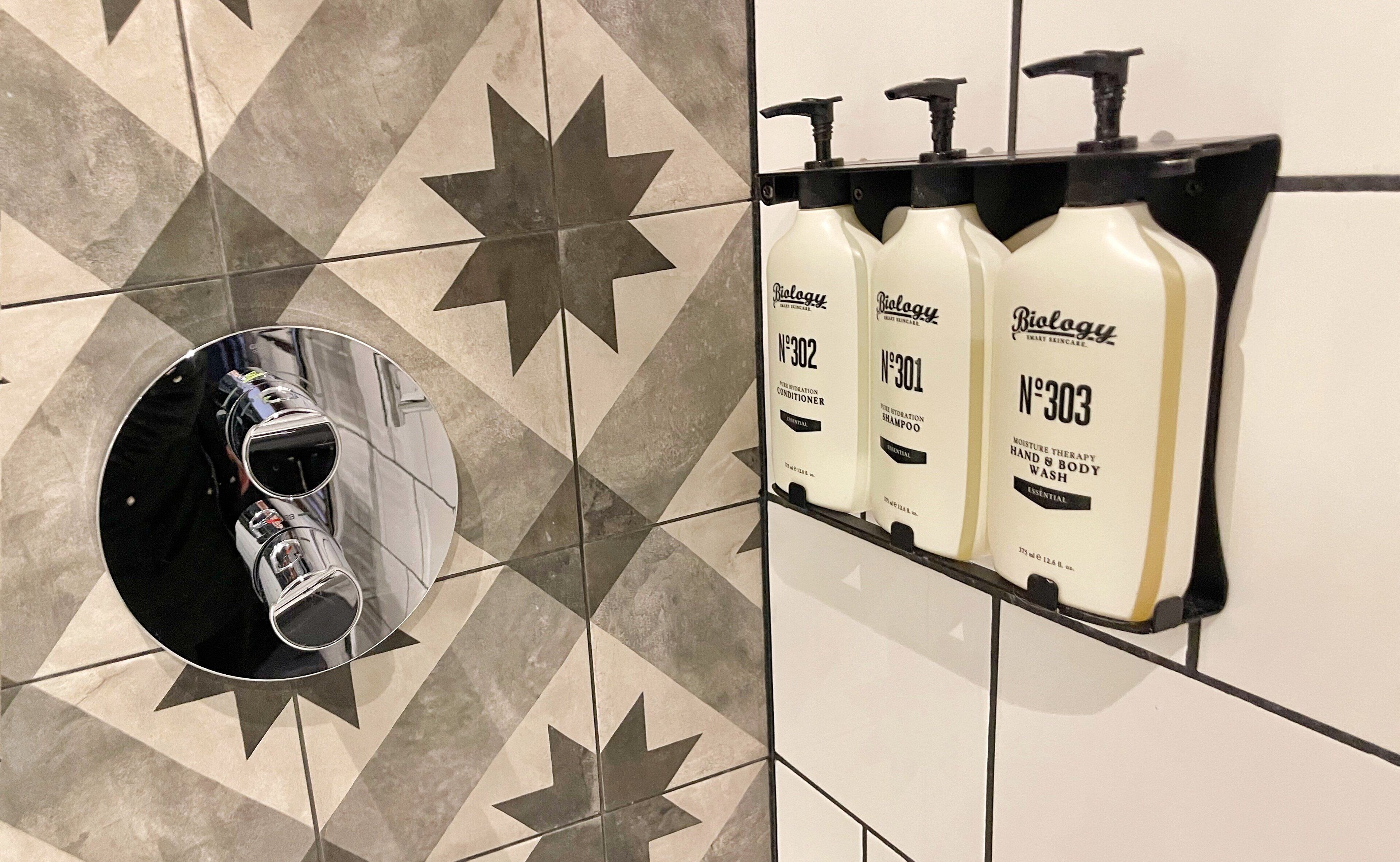 egyptian cotton sheets, premium bedding, in-room safe