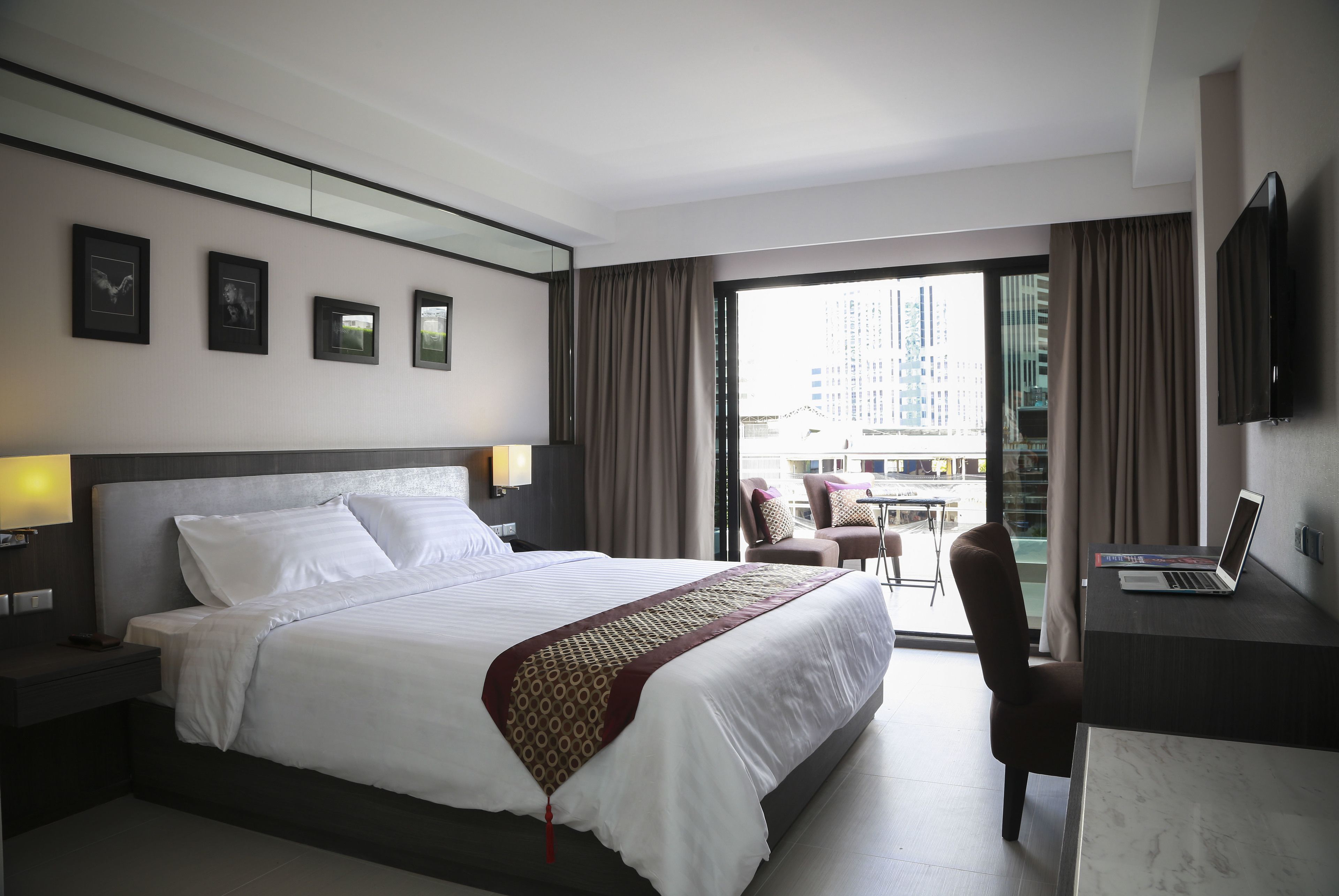 Executive Room | 迷你吧、客房內保險箱、遮光布/窗簾、熨斗/熨衣板