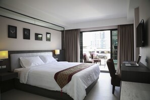 Minibar, in-room safe, blackout curtains, iron/ironing board - Double One by Aspira (Bangkok)