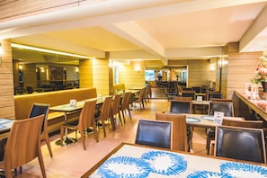 Breakfast area - New Suanmali Hotel (Bangkok)