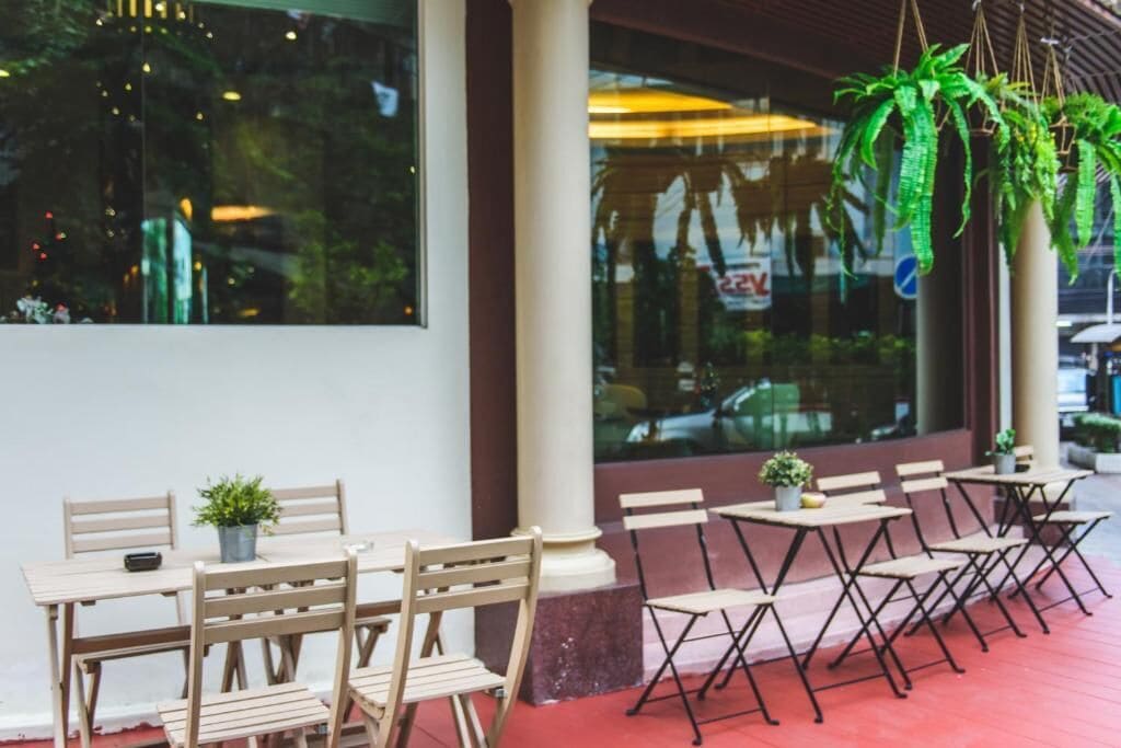 Breakfast, lunch, dinner served; Thai cuisine 