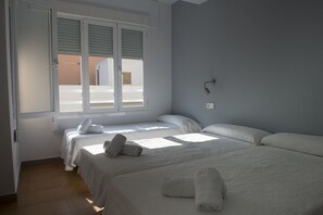 Chambre Triple, salle de bains commune