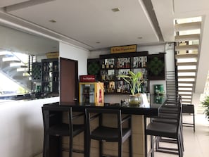 Bar (on property) - Ocean Suites Boutique Hotel (Tagbilaran)