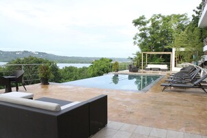 2 piscinas al aire libre, tumbonas