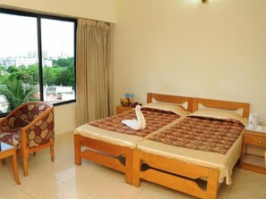 Deluxe Room, 1 King Bed