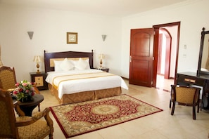 1 bedroom, pillow-top beds, in-room safe, individually decorated - Green Mubazzarah Chalets (Al Ain)