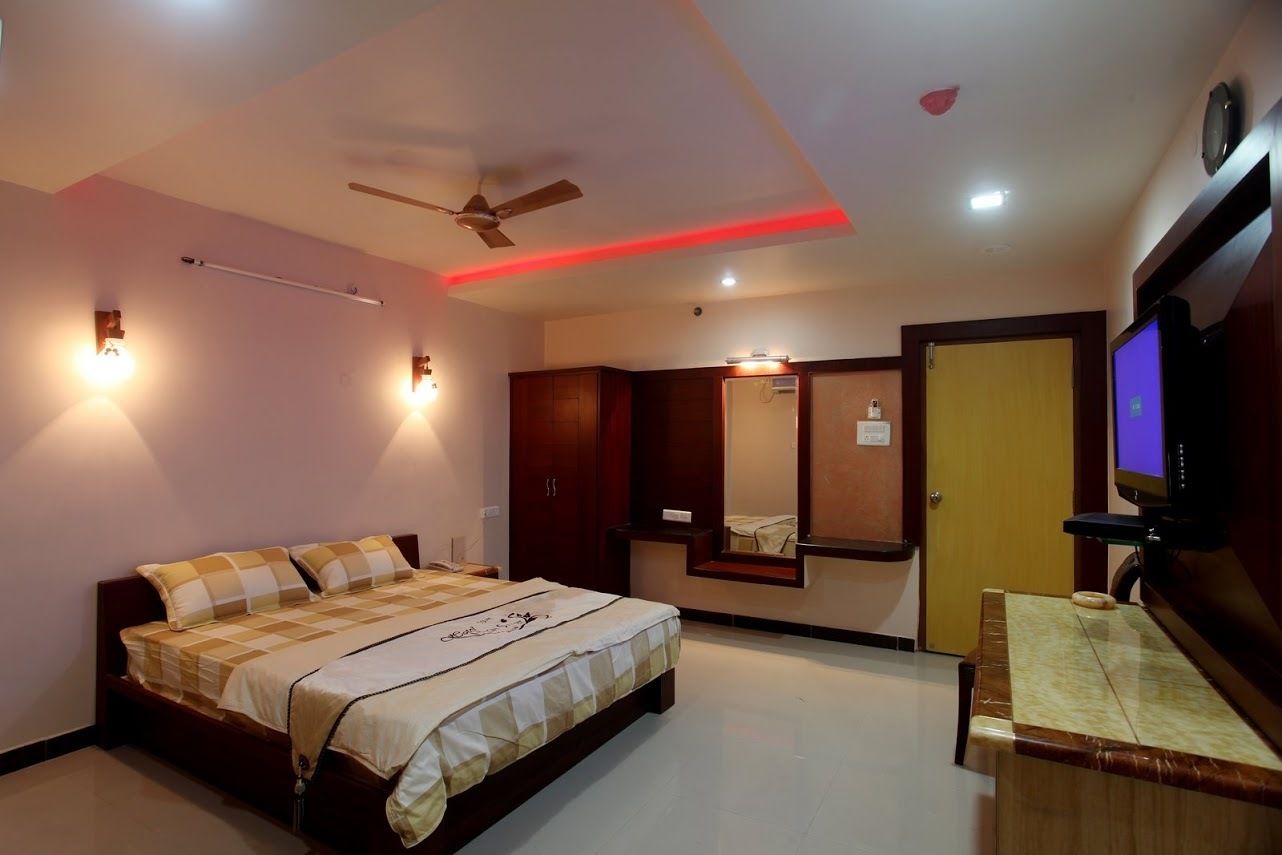 Deluxe Room, 1 Double Bed | Premium bedding, in-room safe, desk, rollaway beds