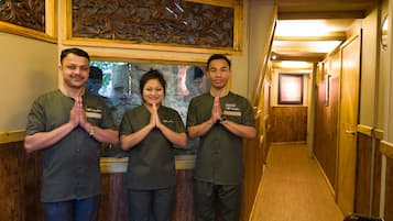 Couples treatment rooms, body treatments, aromatherapy