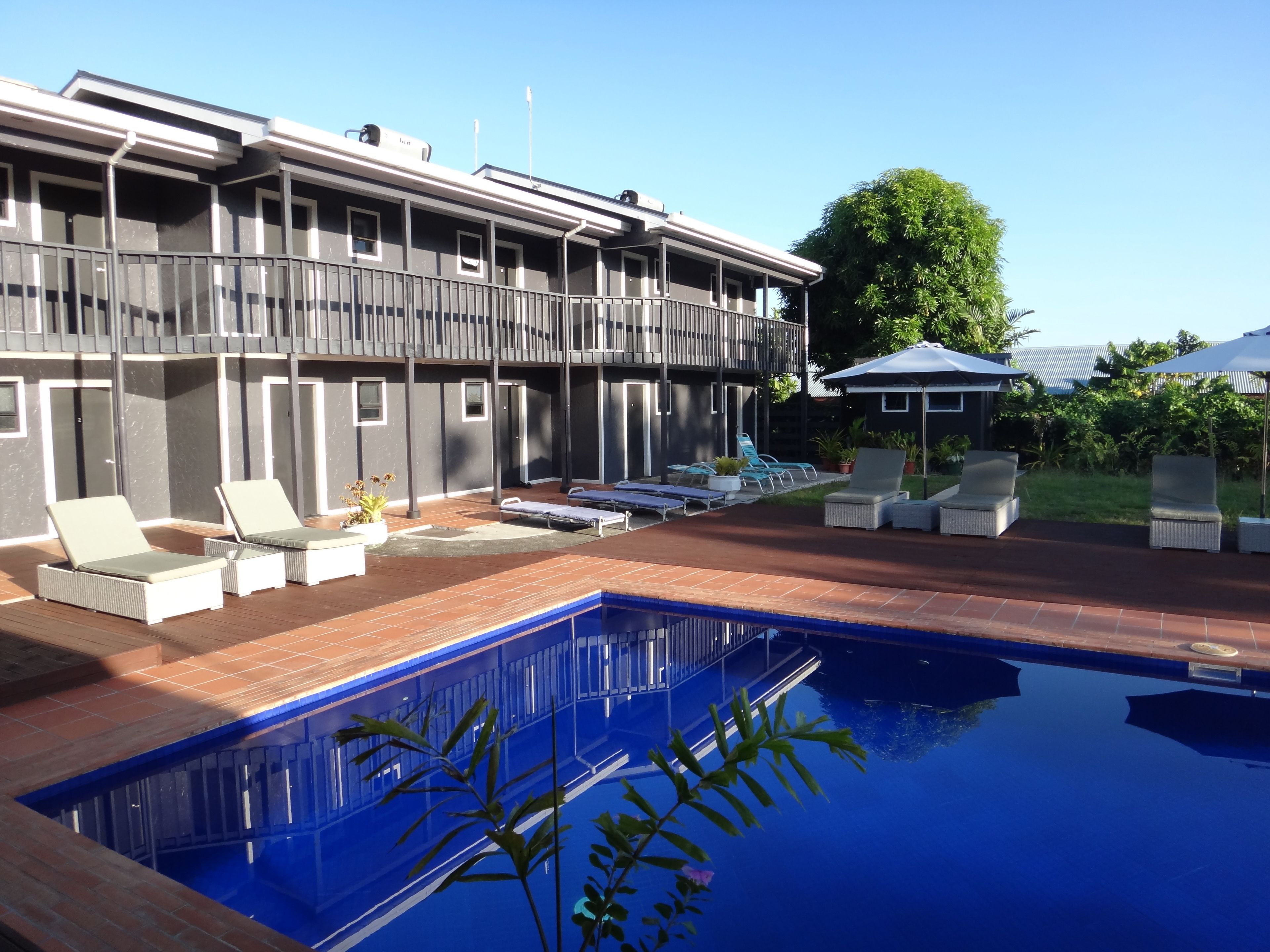 2 kolam renang outdoor