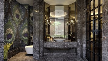 Superior Double Room | Bathroom