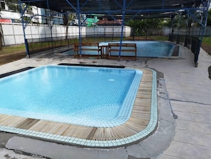 室外游泳池