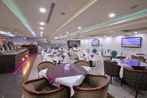 مطعم