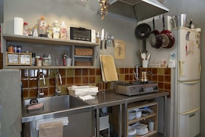 Fridge, microwave, dining tables - Untapped Hostel (Sapporo)