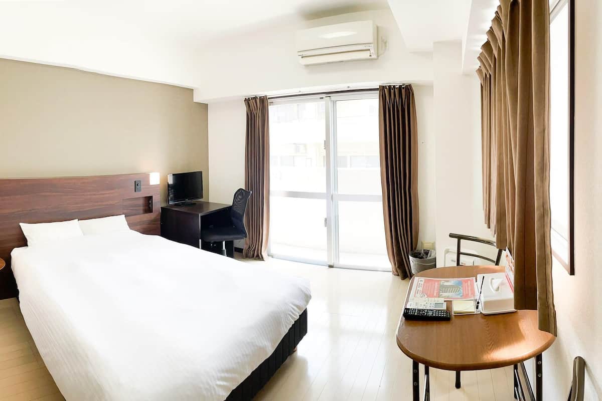 Standard Studio, 1 Double Bed | 1 bedroom, desk, laptop workspace, blackout drapes