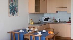 1 bedroom, in-room safe, cots/infant beds