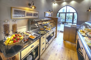 Daily buffet breakfast for a fee - Margosa Hotel (Tel Aviv)
