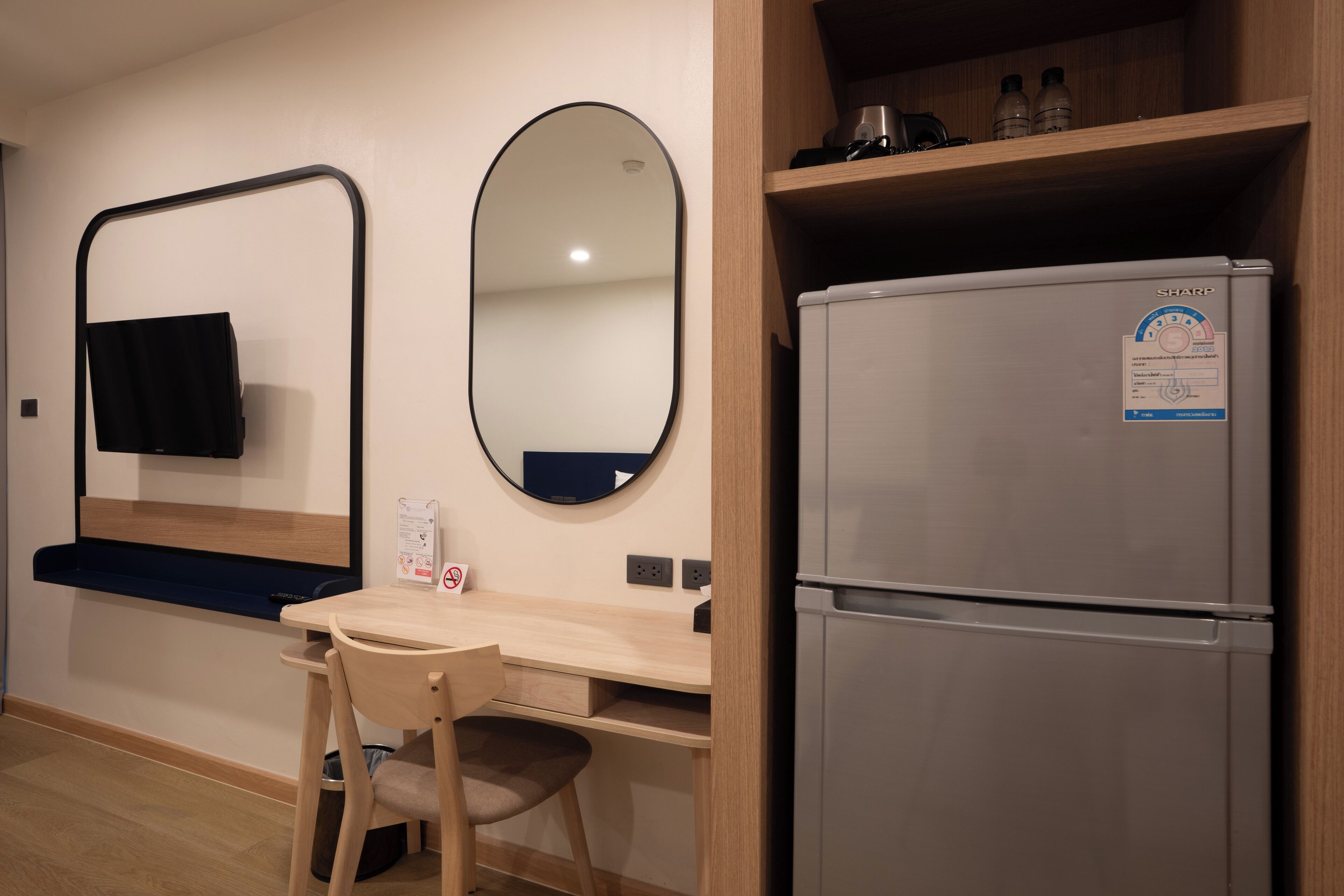 deluxe double room | minibar, in-room safe, individually decorated, desk