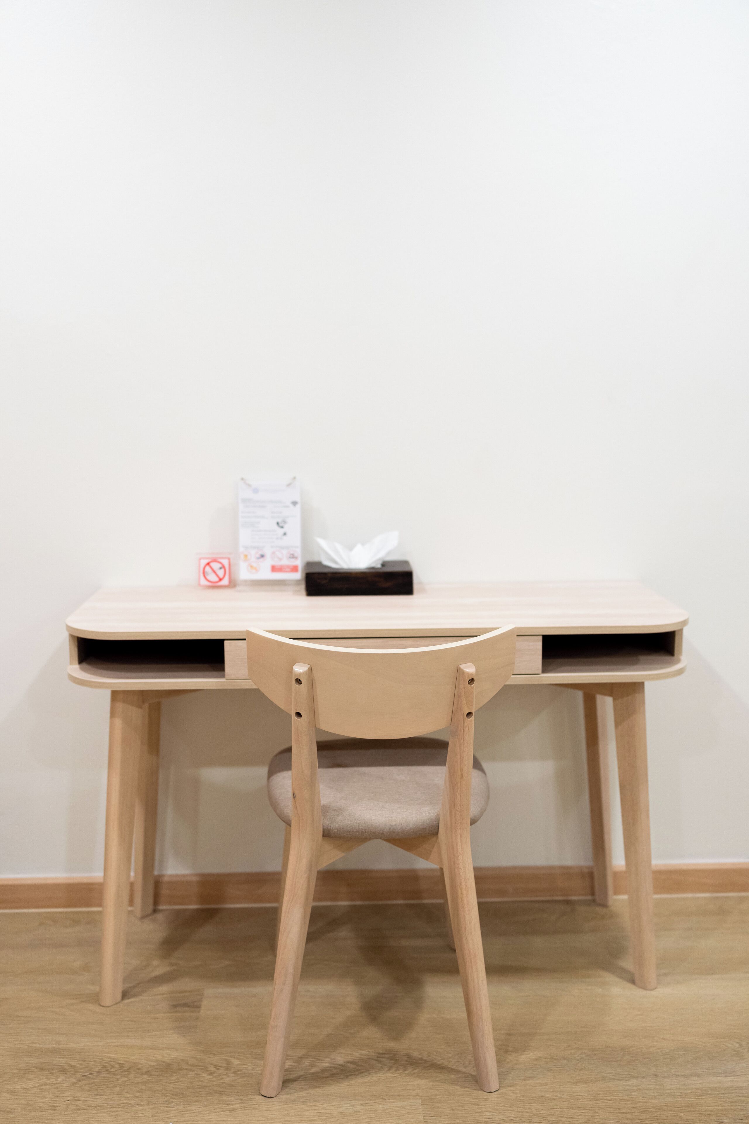 grand deluxe twin room | minibar, in-room safe, individually decorated, desk