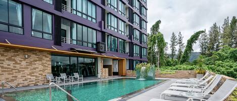 Outdoor pool, sun loungers