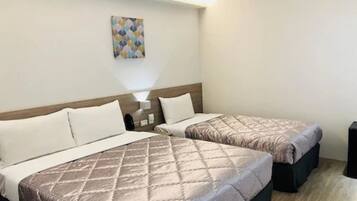 Dreibettzimmer, ohne Fenster | Kostenloses WLAN