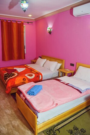 Phòng 3, phòng tắm riêng | Màn/rèm cản sáng, truy cập Internet không dây miễn phí 