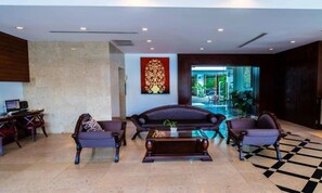 Sala de estar en el lobby