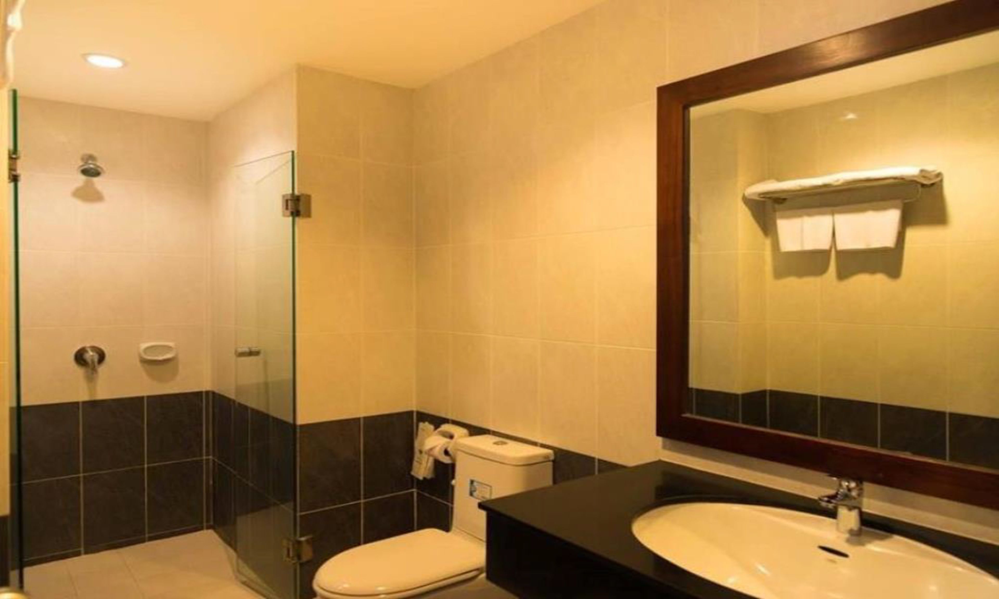 shower, free toiletries, hair dryer, slippers