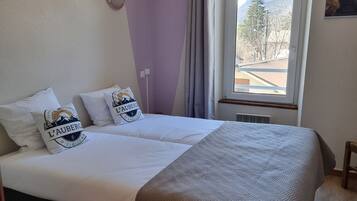 Kamar Double atau Twin, kamar mandi pribadi, pemandangan gunung (hôtel 2 étoiles)