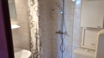 Camera doppia, bagno privato, vista montagna (hôtel 2 étoiles) | Bagno