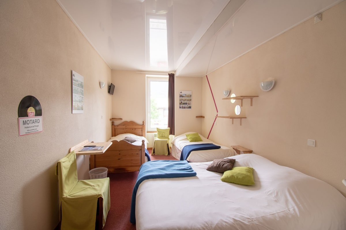 Quadruple Room, Private Bathroom, Mountain View (2 étoiles)