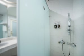 Chambre Triple Exclusive | Salle de bain