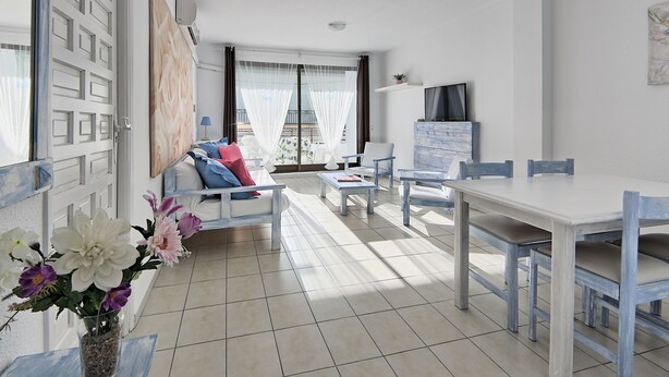 Living room - All Suite Ibiza Aparthotel (Sant Antoni de Portmany)