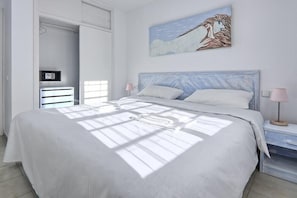 In-room safe, individually furnished, blackout drapes