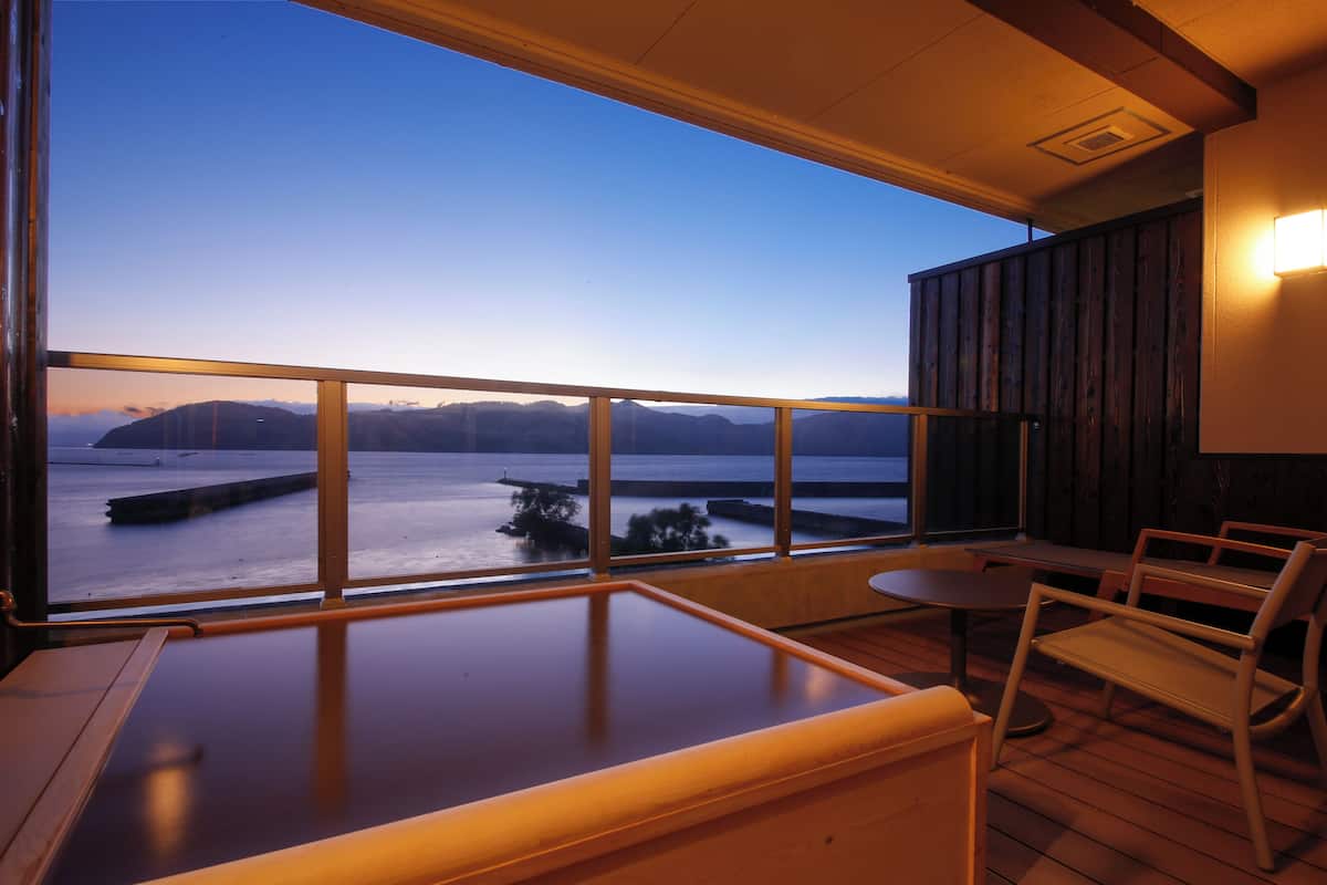 Deluxe Room, Private Bathroom, Lake View