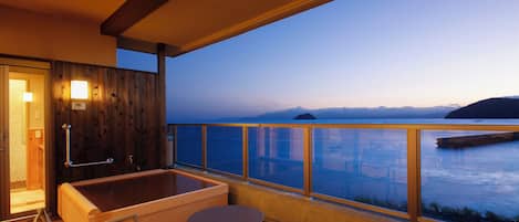 Deluxe Room, Private Bathroom, Lake View