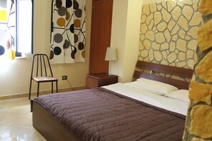 In-room safe, desk, free WiFi, wheelchair access