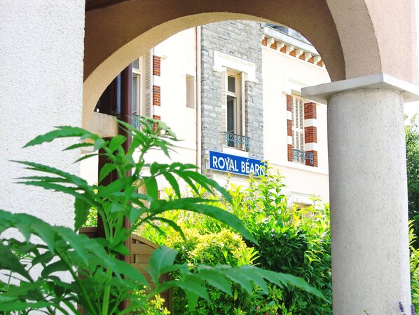 Exterior detail - Résidence Royal Bearn (Salies-de-Bearn)