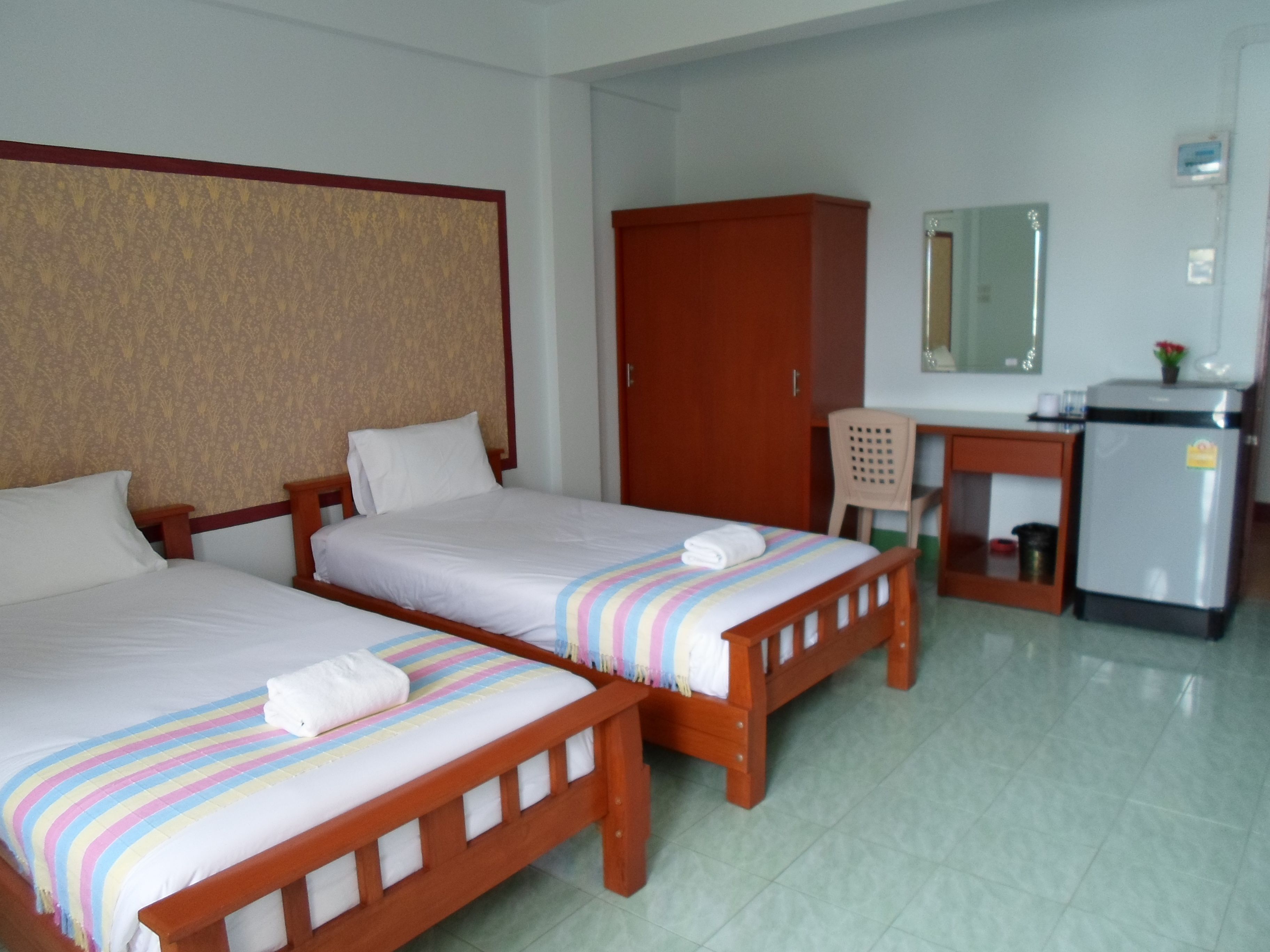 1 bedroom, desk, free wifi