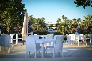 Lunch and dinner served, Regional cuisine