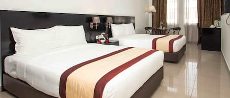 Executive Double Room, 2 Katil Kelamin (Double), City View (Premier) | 1 bilik tidur, meja, langsir/tirai gelap terus, Wi-fi percuma