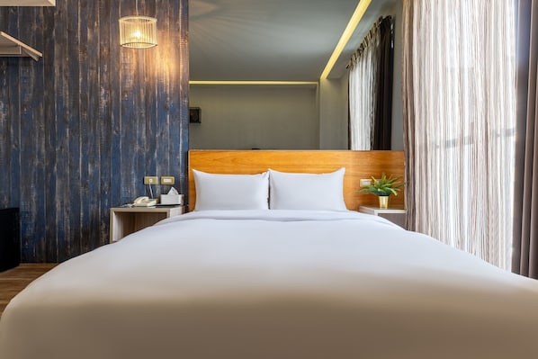 Standard Double Room | Soundproofing, free WiFi, bed sheets - CHECK inn Express Taichung Fuxing Hall 2 (Taichung)