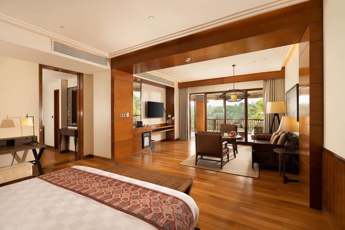 Suite, 1 Bedroom | 1 bedroom, in-room safe, desk, blackout drapes