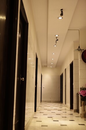 Hallway - Hotel Delhi Darbar (New Delhi)