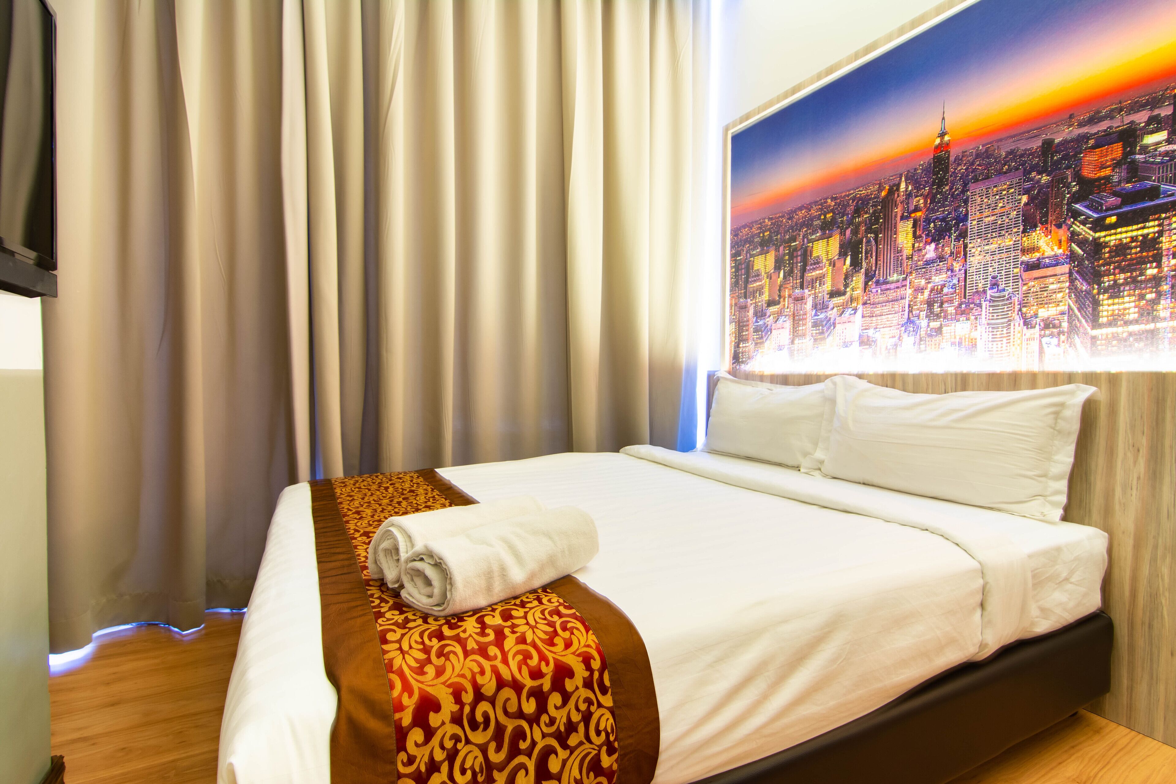 superior room, 1 queen bed | in-room safe, desk, blackout curtains, iron/ironing board