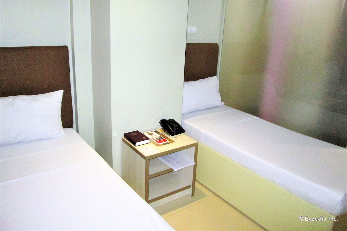 Standard Twin Room | Blackout drapes, WiFi (free)