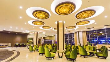 3 Bars/Lounges, Poolbar