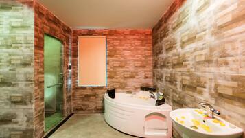 Bồn tắm spa trong nhà