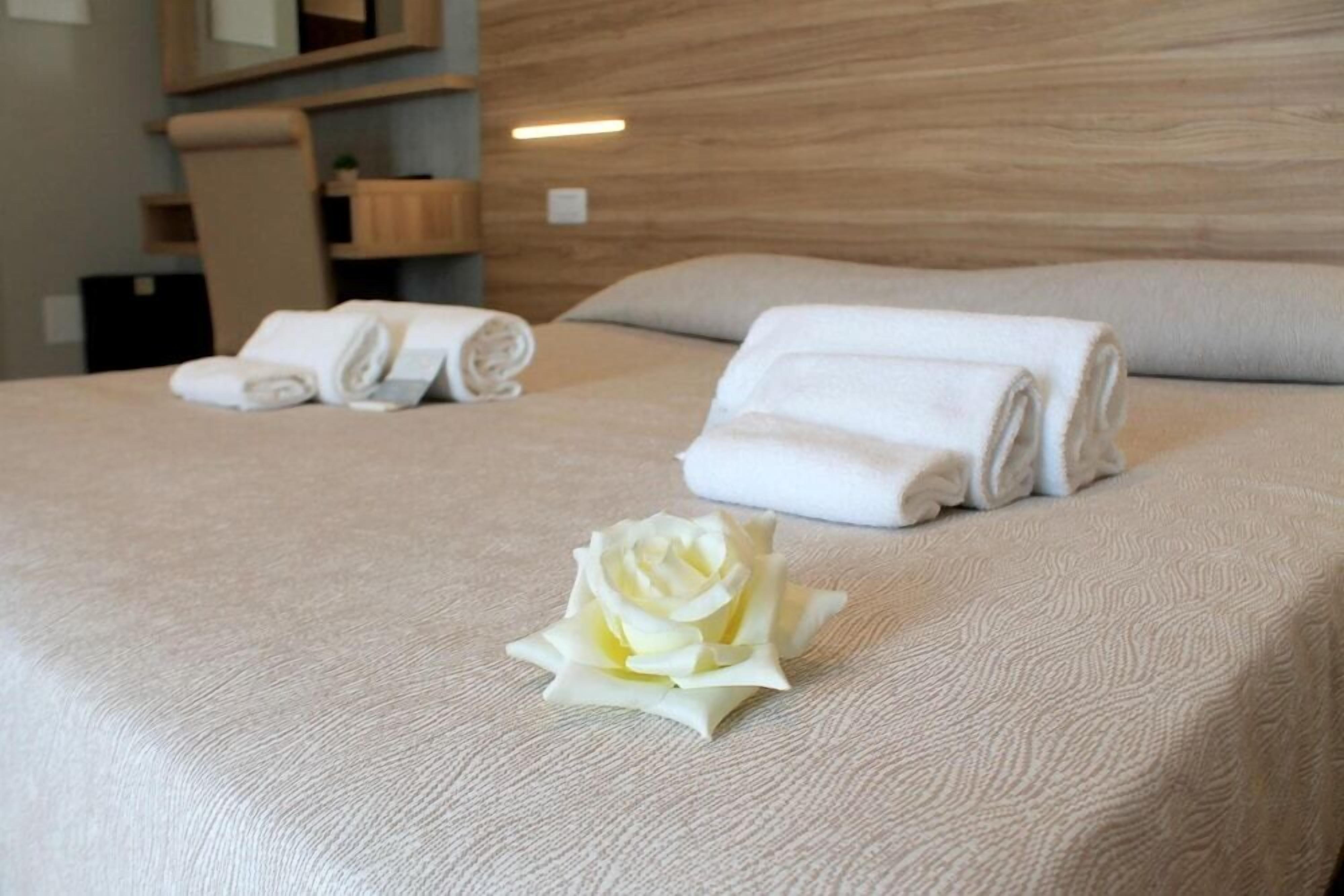 Zimmersafe, Schreibtisch, schallisolierte Zimmer, kostenloses WLAN