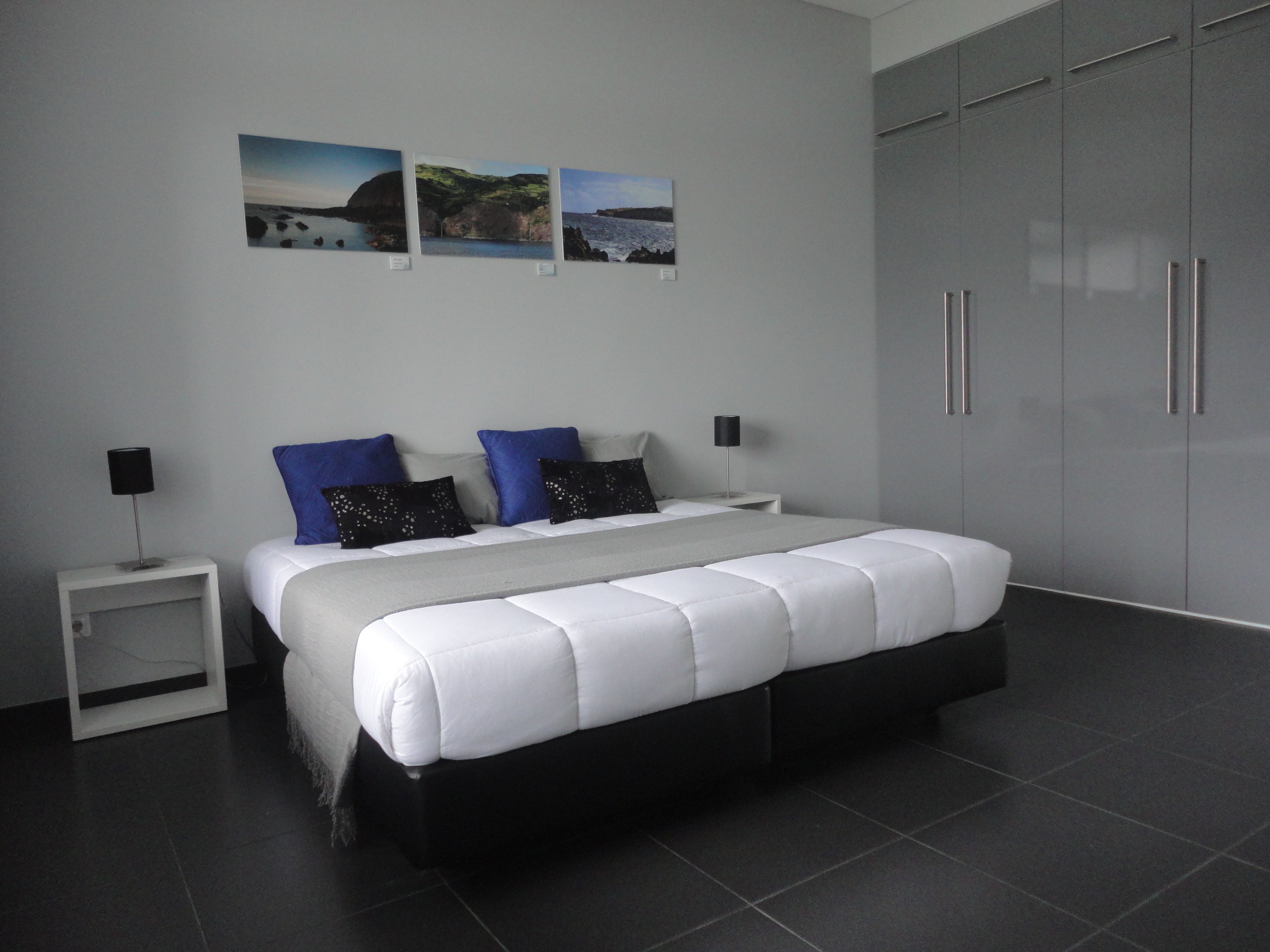 Dobbeltværelse med dobbeltseng eller 2 enkeltsenge | Skrivebord, mørklægningsgardiner, ekstra senge (tillægsgebyr)