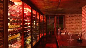3 bares o lounges, pub